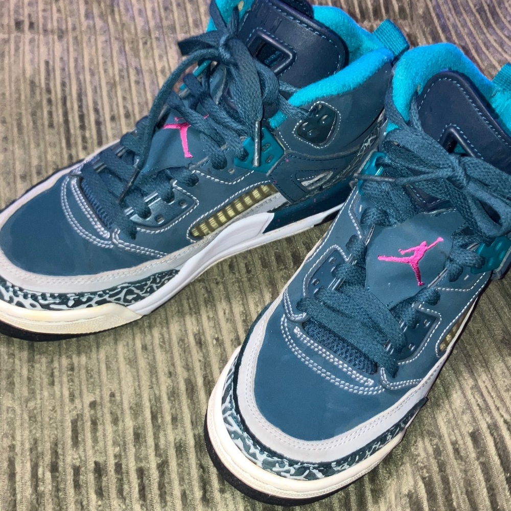 Jordan spizike space blue with pink fusion